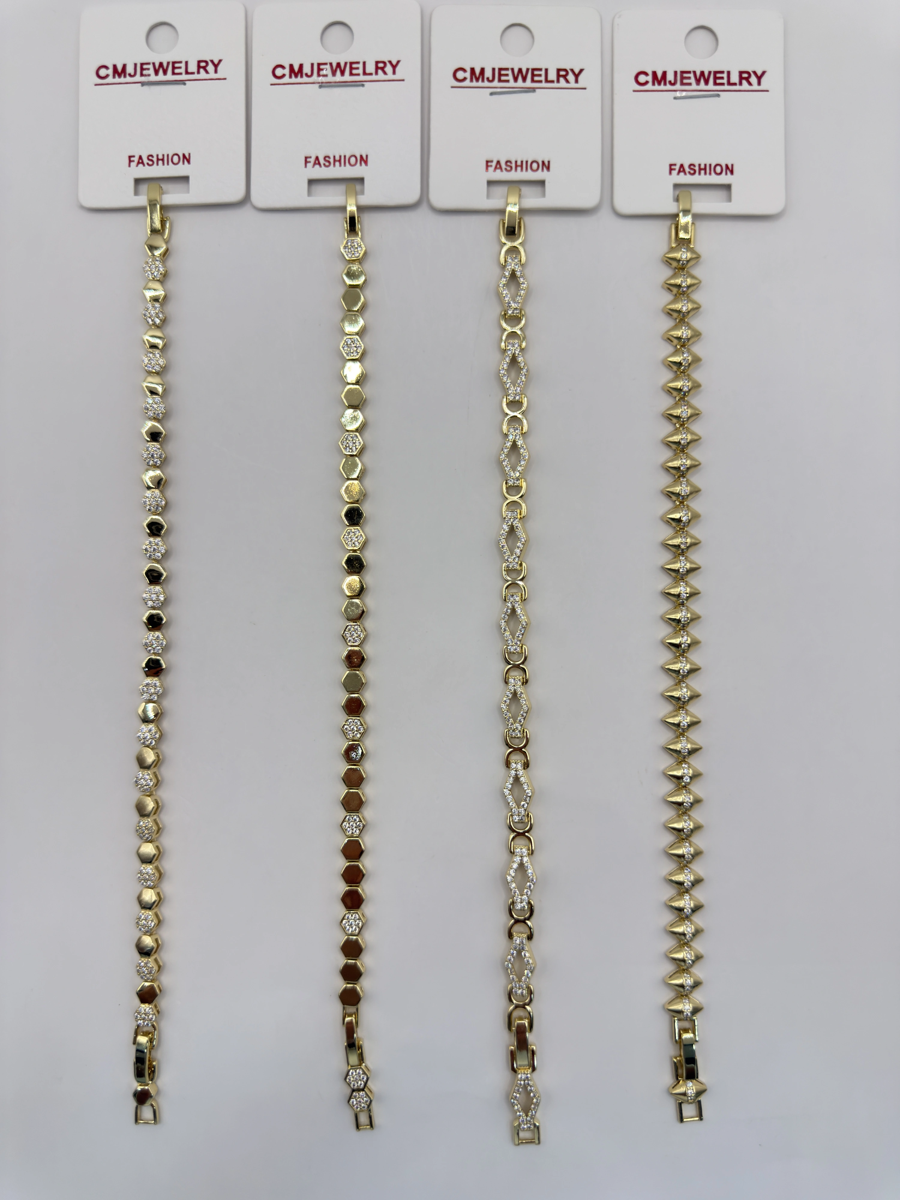 CM JEWELRY 14K Bileklik 131